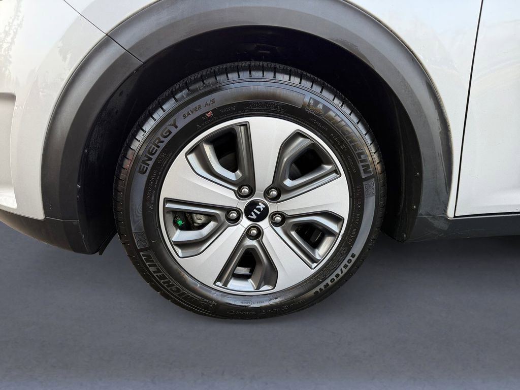 Used 2019 Kia Niro LX image 9