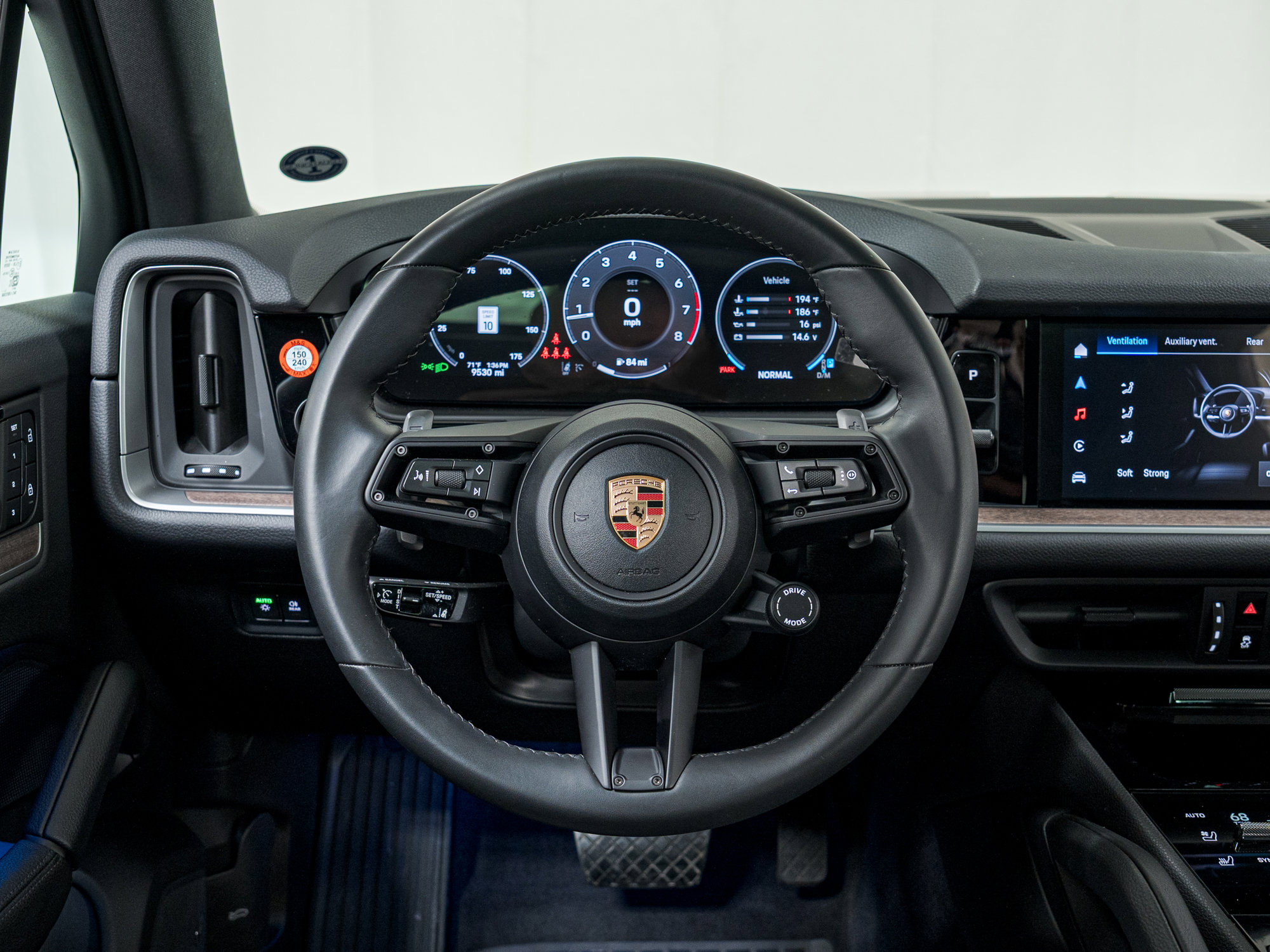 Certified 2025 Porsche Cayenne image 20