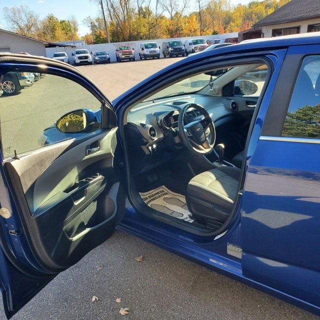 Used 2013 Chevrolet Sonic LT image 11
