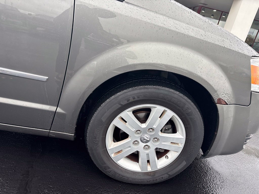 Used 2010 Dodge Grand Caravan Crew w/ Family Value Group FWD image 14