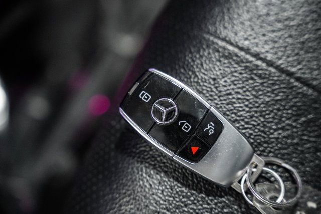 Used 2018 Mercedes-Benz E 300 E 300 image 38