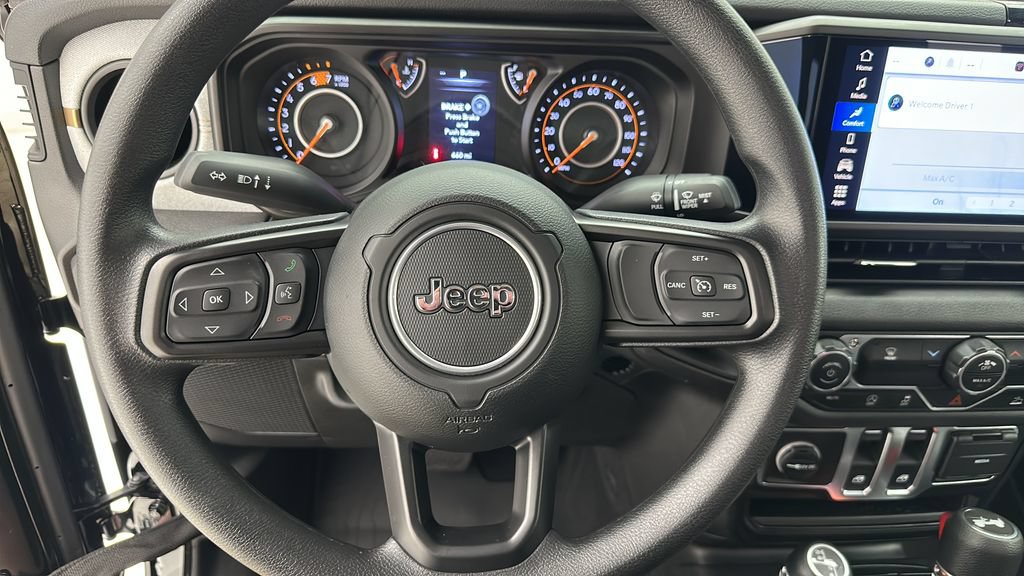 Used 2025 Jeep Wrangler Sport AWD/4WD image 13