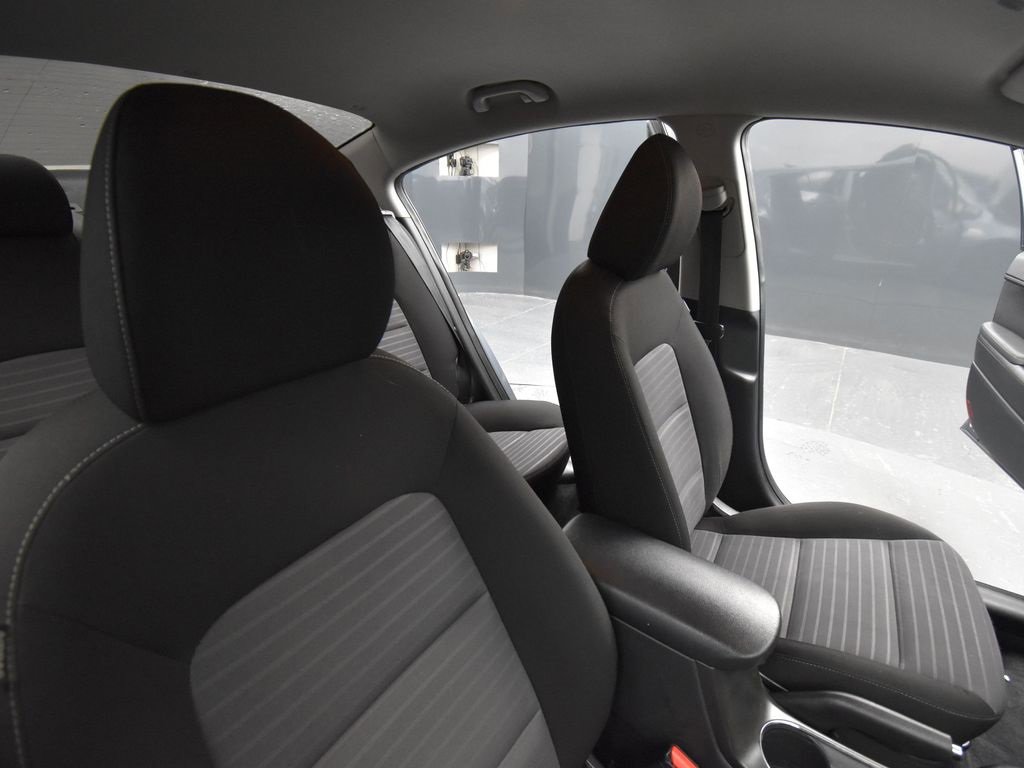 Used 2017 Kia Forte S image 17