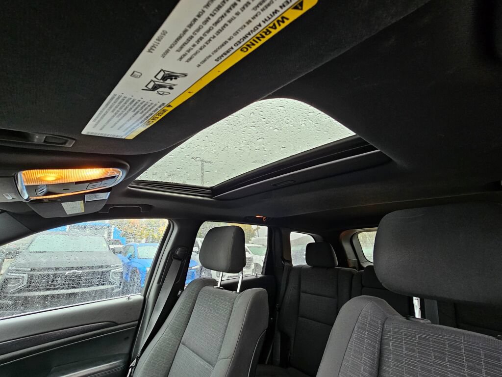 Used 2014 Jeep Grand Cherokee Laredo w/ Security & Convenience Group AWD/4WD image 23
