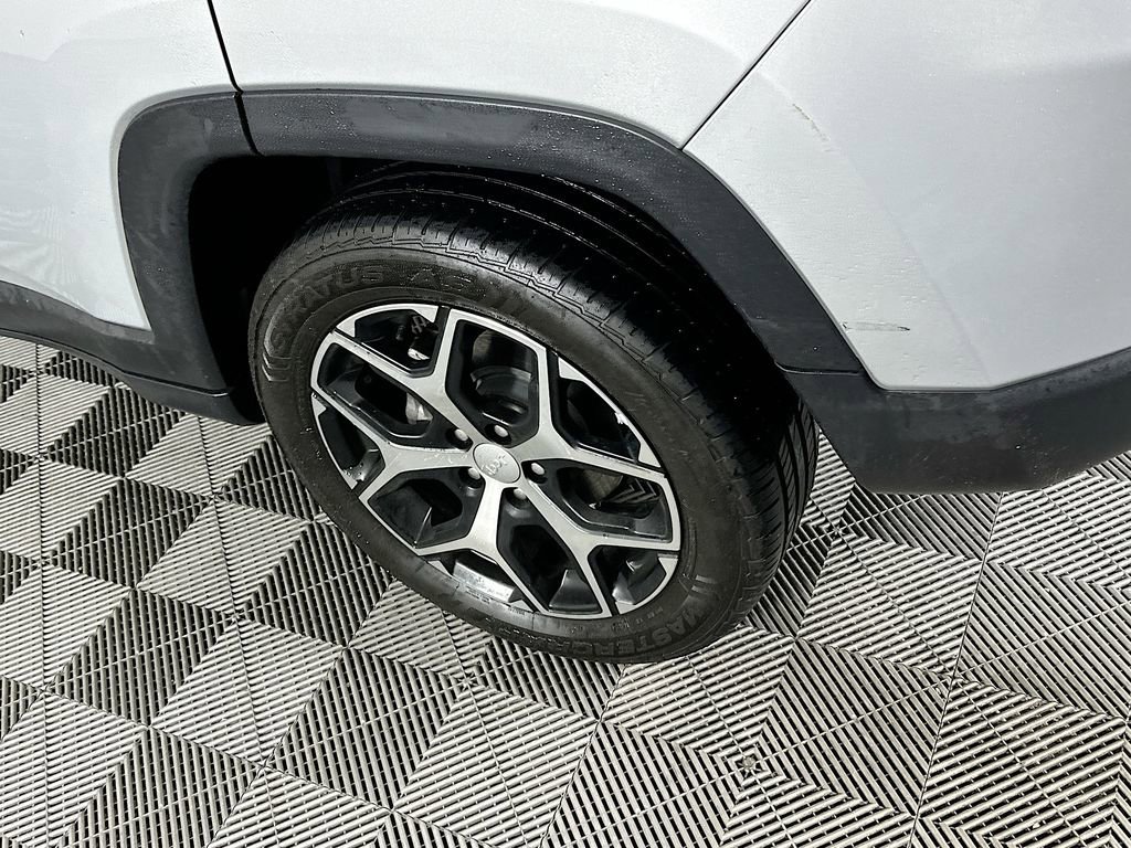 Certified 2024 Jeep Compass Limited image 41