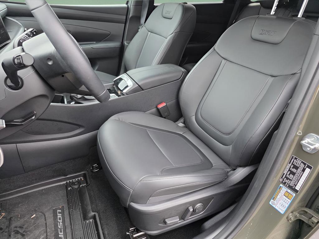 New 2025 Hyundai Tucson XRT image 13