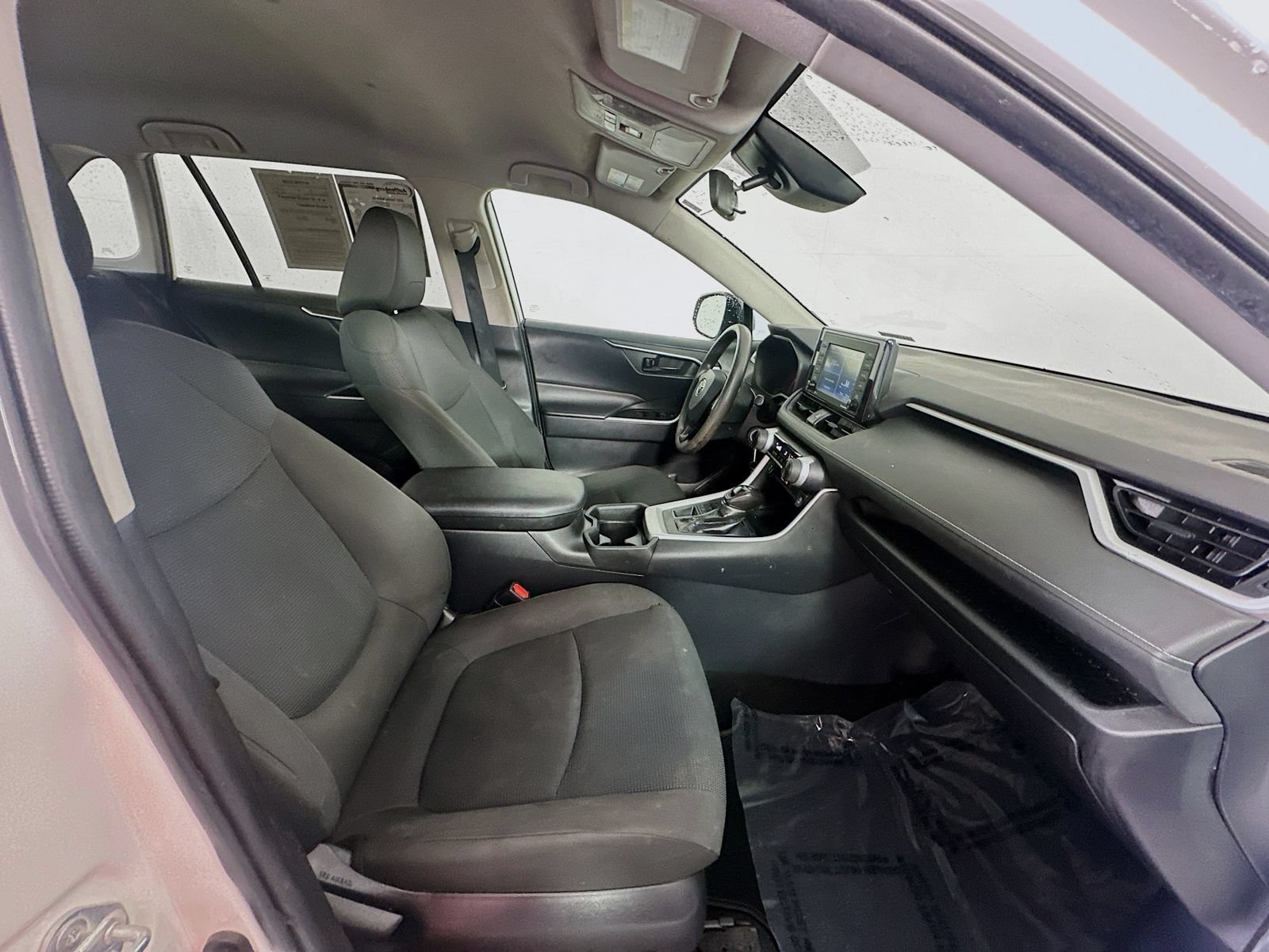 Used 2021 Toyota RAV4 LE AWD/4WD image 25