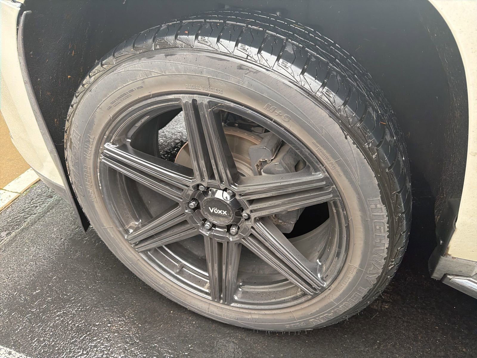 Used 2015 Cadillac Escalade Luxury image 11