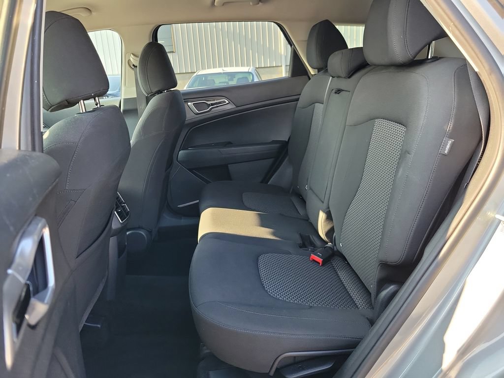 Used 2024 Kia Sportage LX AWD/4WD image 15
