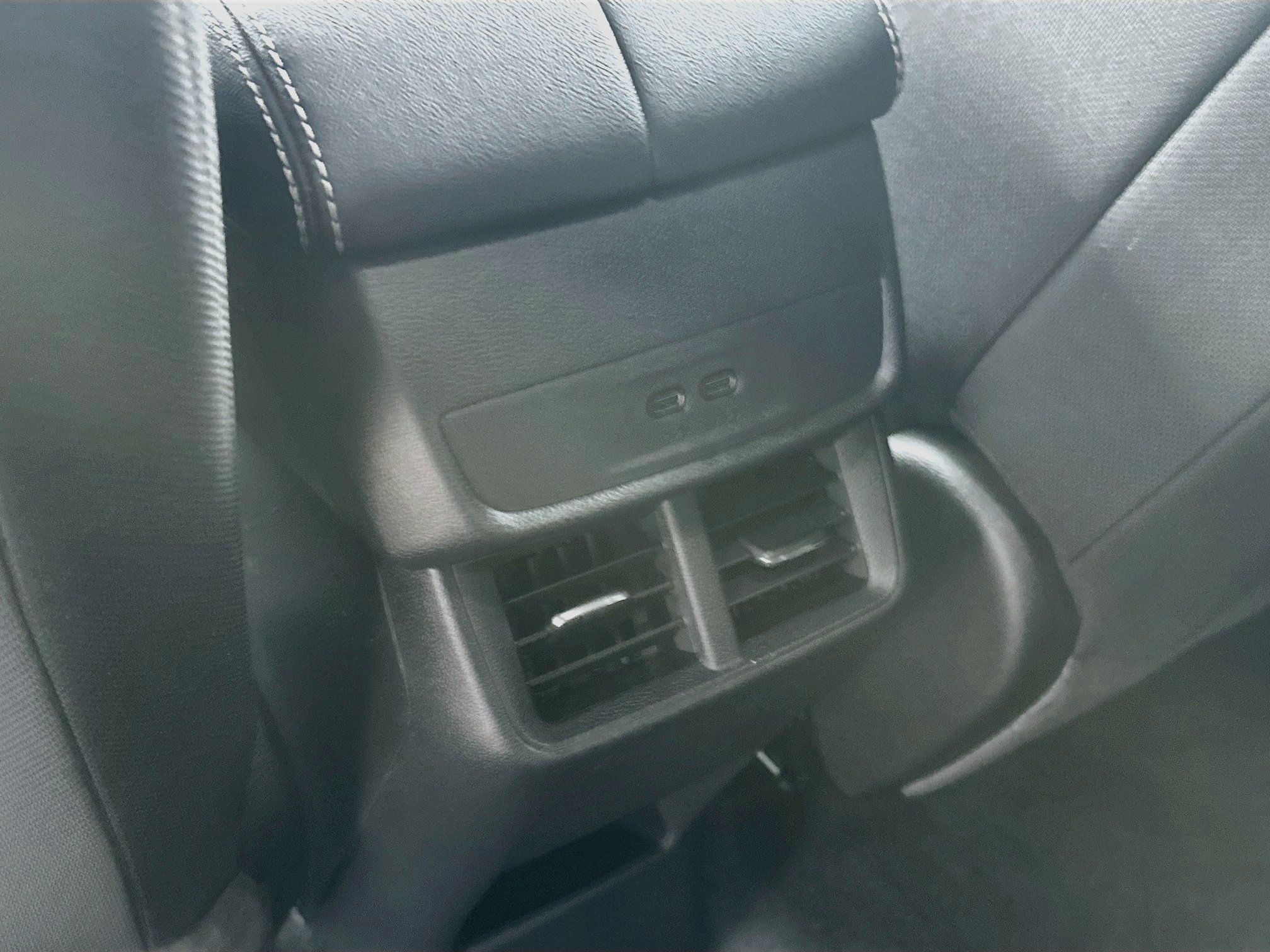 Used 2025 GMC Terrain Elevation w/ Technology Package II AWD/4WD image 26