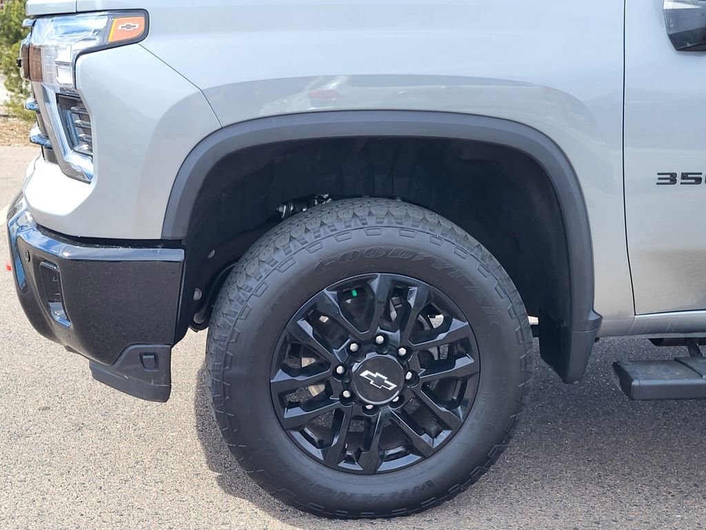 Used 2025 Chevrolet Silverado 3500 LT w/ Trail Boss Package image 11