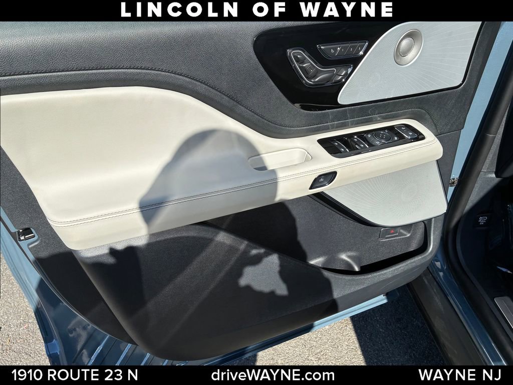 Used 2026 Lincoln Aviator Reserve AWD/4WD image 12