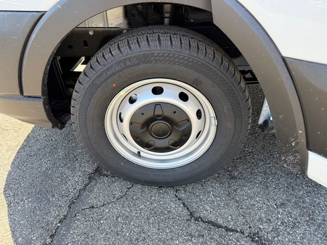 New 2025 Ford Transit 150 Low Roof image 28