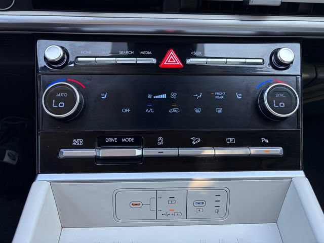 Used 2025 Hyundai Santa Fe SEL FWD image 30