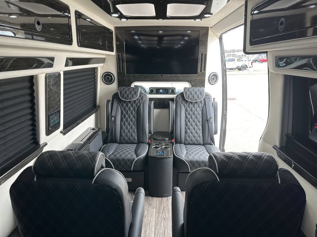 Used 2023 Mercedes-Benz Sprinter 3500 image 50