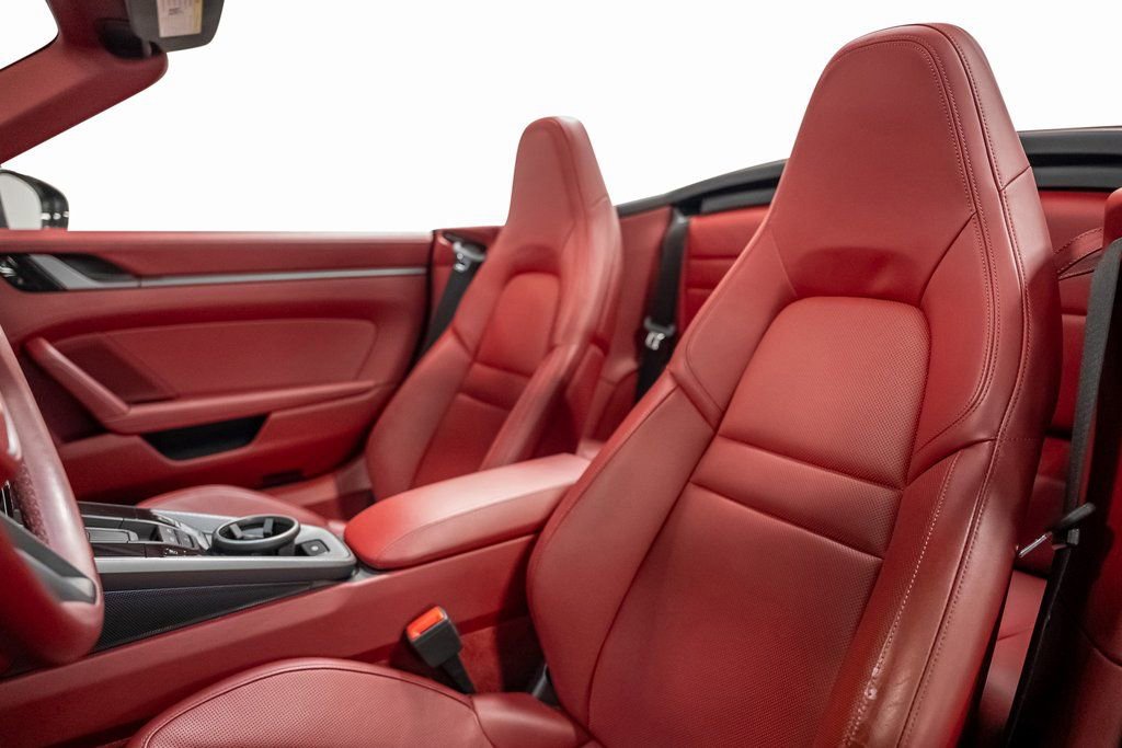 Used 2021 Porsche 911 Carrera S image 2