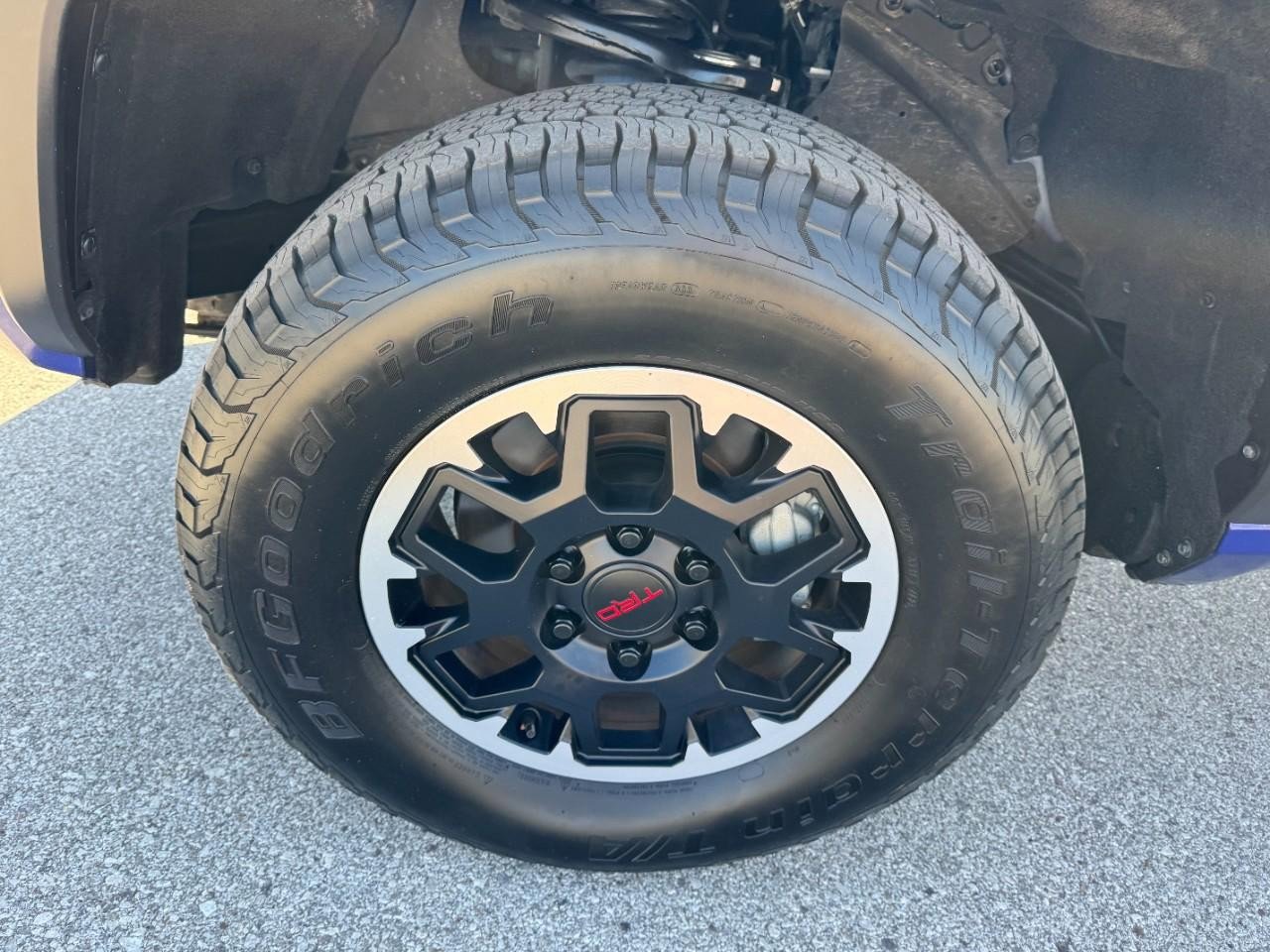 Used 2024 Toyota Tacoma TRD Off-Road image 7