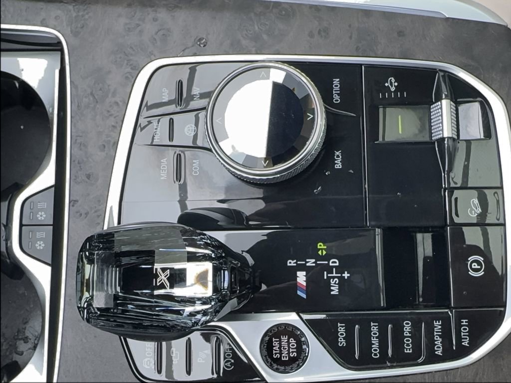 Used 2020 BMW X7 M50i w/ Dynamic Handling Package image 37