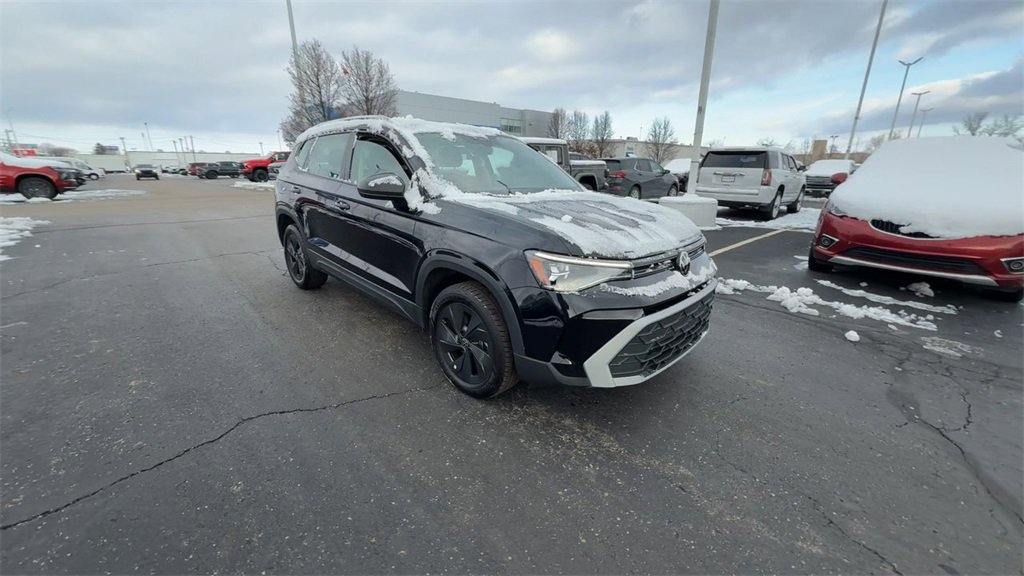 Used 2025 Volkswagen Taos S image 2