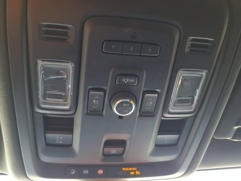 Used 2022 Chevrolet Tahoe Z71 w/ Luxury Package image 29