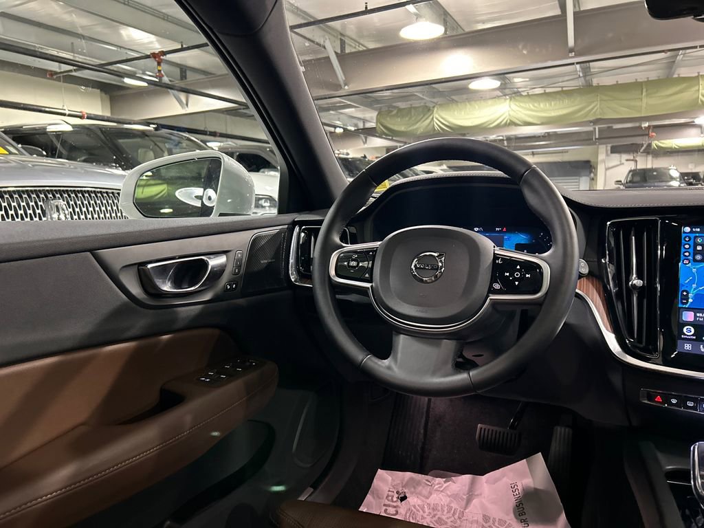 Used 2025 Volvo V60 B5 Cross Country Ultra AWD/4WD image 24