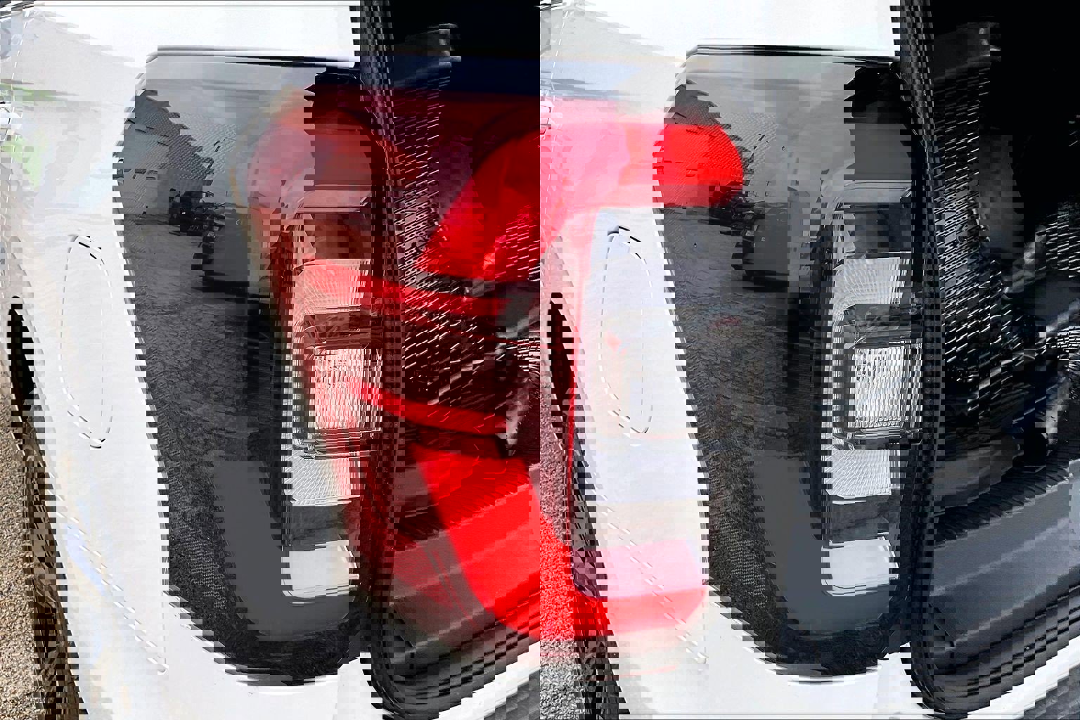 Used 2024 Ford Expedition Limited image 29