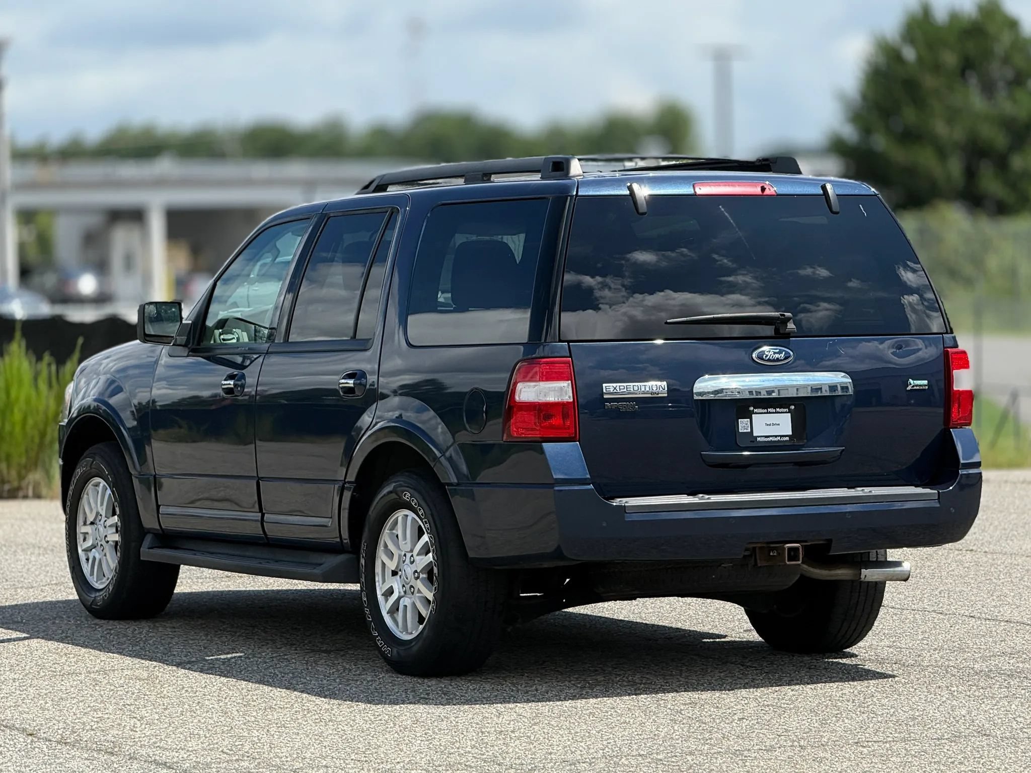 Used 2014 Ford Expedition XLT AWD/4WD image 10