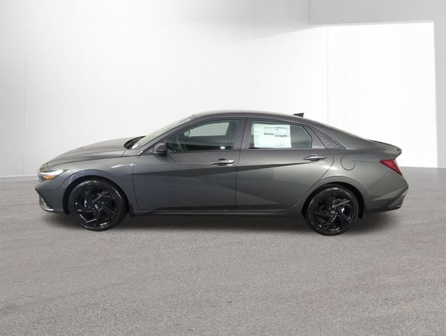 New 2026 Hyundai Elantra Sport FWD image 13