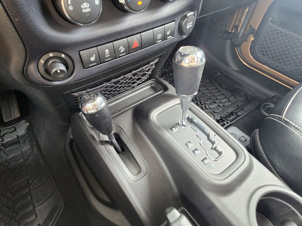 Used 2015 Jeep Wrangler Unlimited Sport image 27