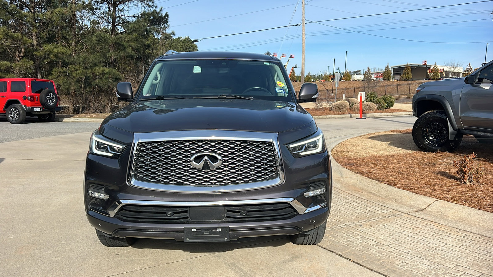 Used 2024 INFINITI QX80 Luxe image 3