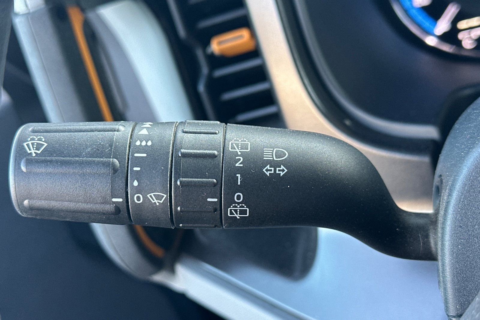 Used 2023 Ford Bronco Badlands image 36