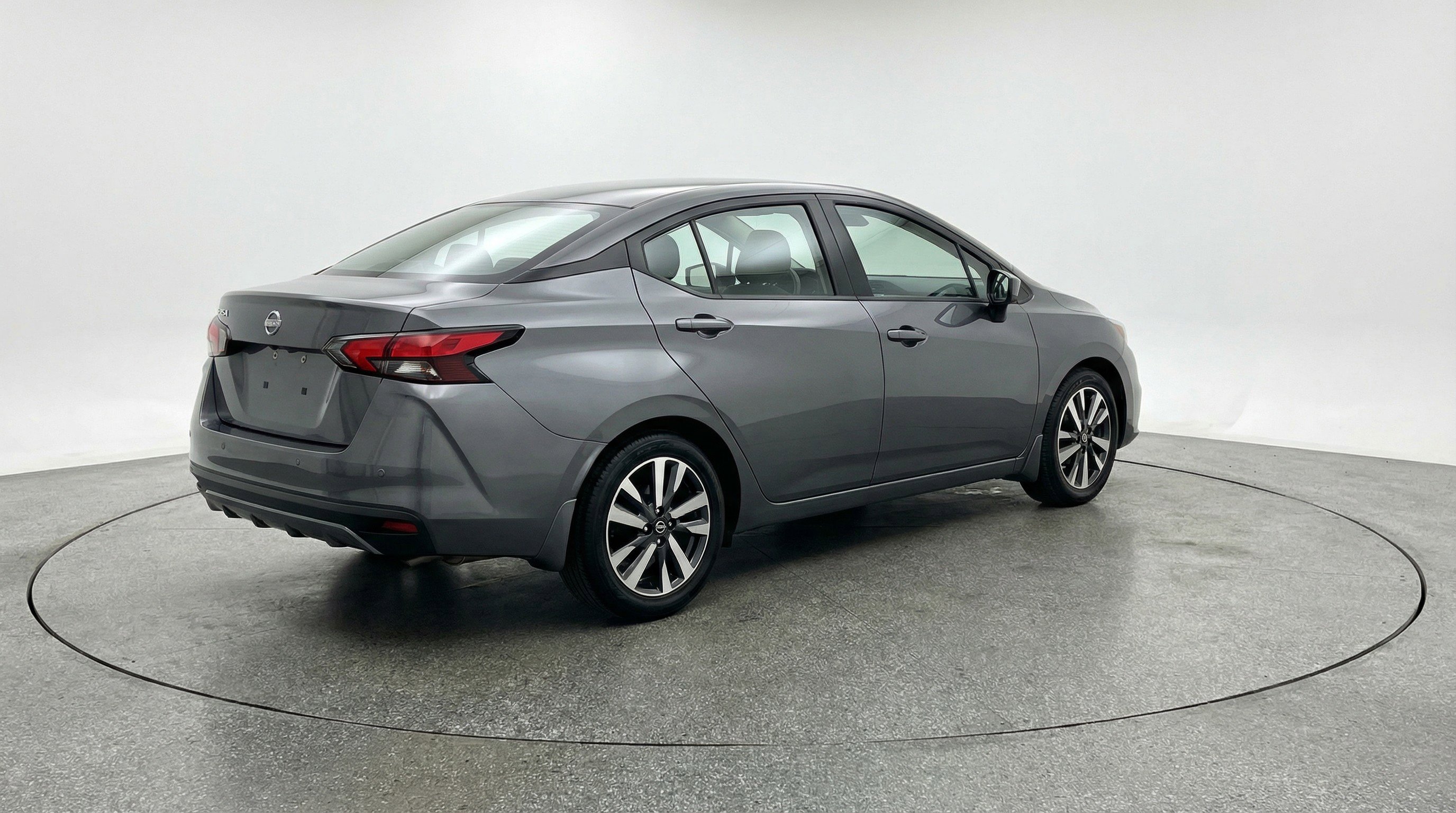 Used 2025 Nissan Versa SV image 9