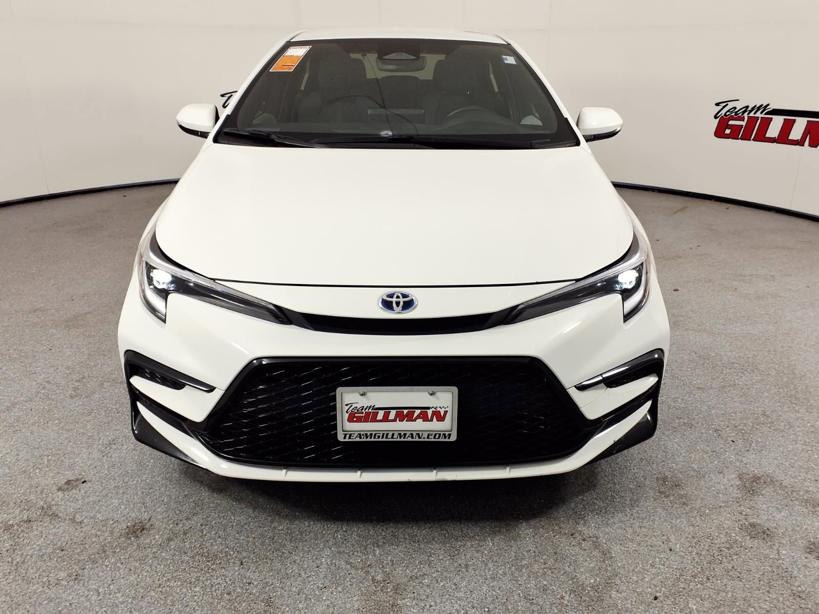Used 2023 Toyota Corolla SE image 2