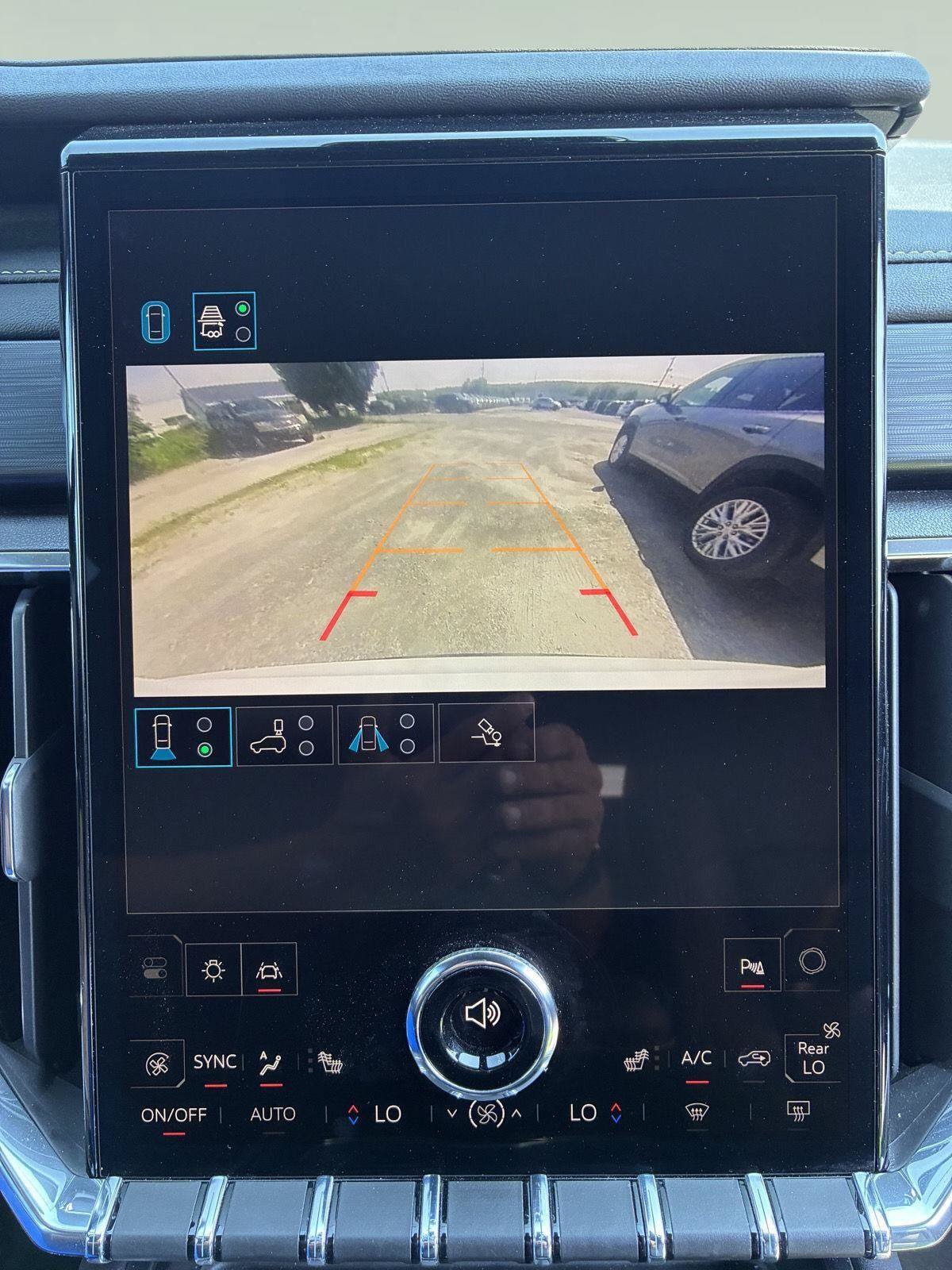 Used 2025 GMC Acadia Elevation w/ Elevation Premium Package AWD/4WD image 61