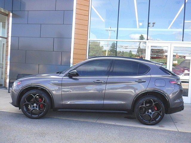 Used 2024 Alfa Romeo Stelvio Veloce image 2
