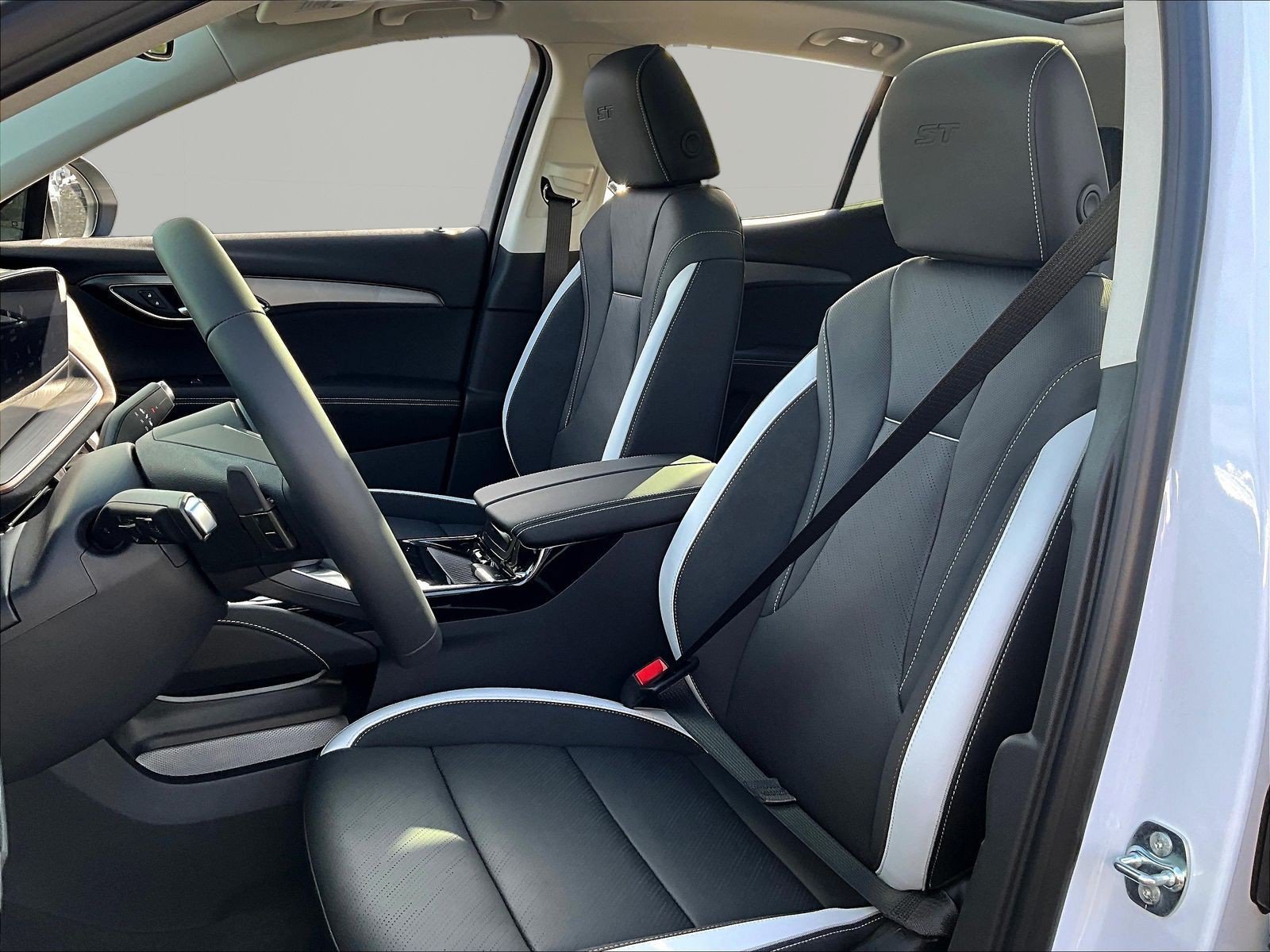 New 2026 Buick Envision Sport Touring AWD/4WD image 17