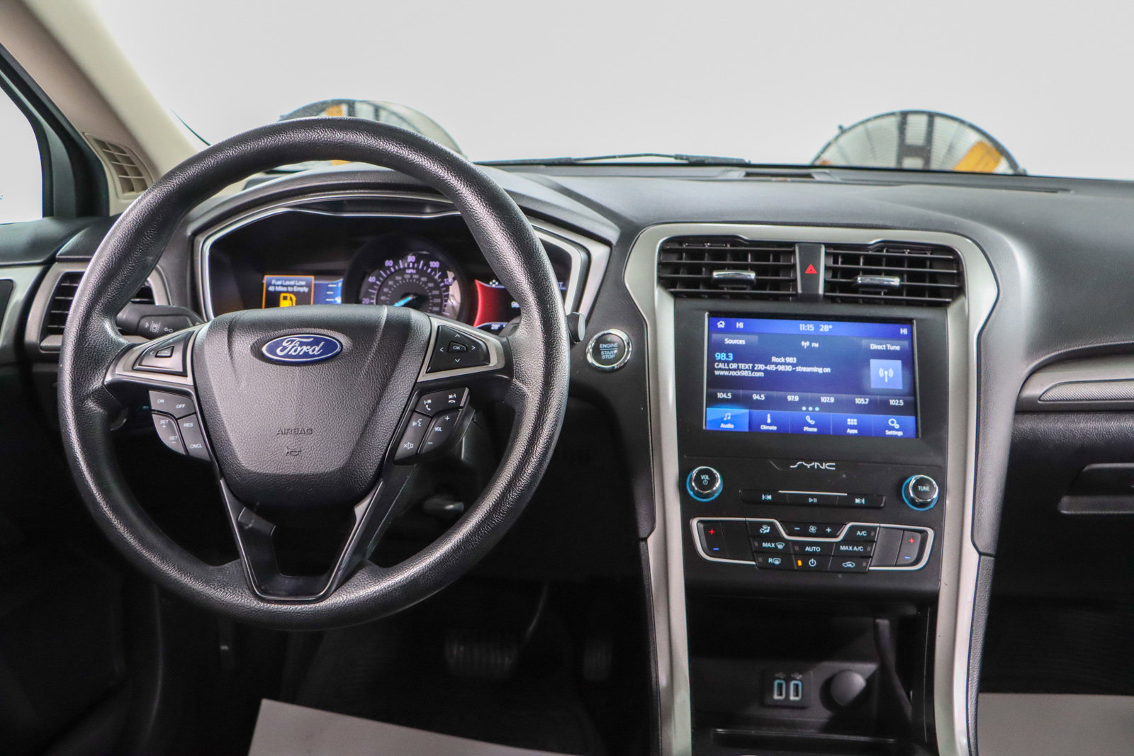 Used 2020 Ford Fusion SE image 17