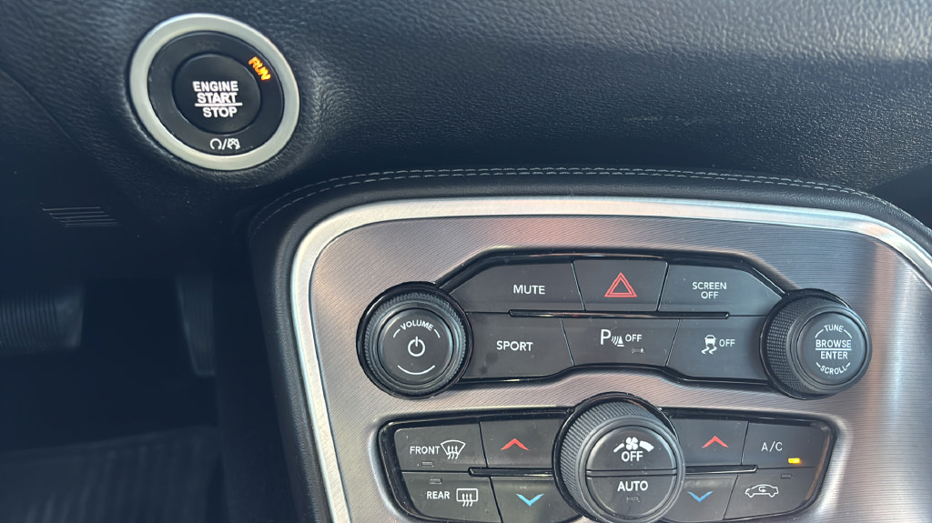 Used 2020 Dodge Challenger SXT w/ Driver Convenience Group AWD/4WD image 53