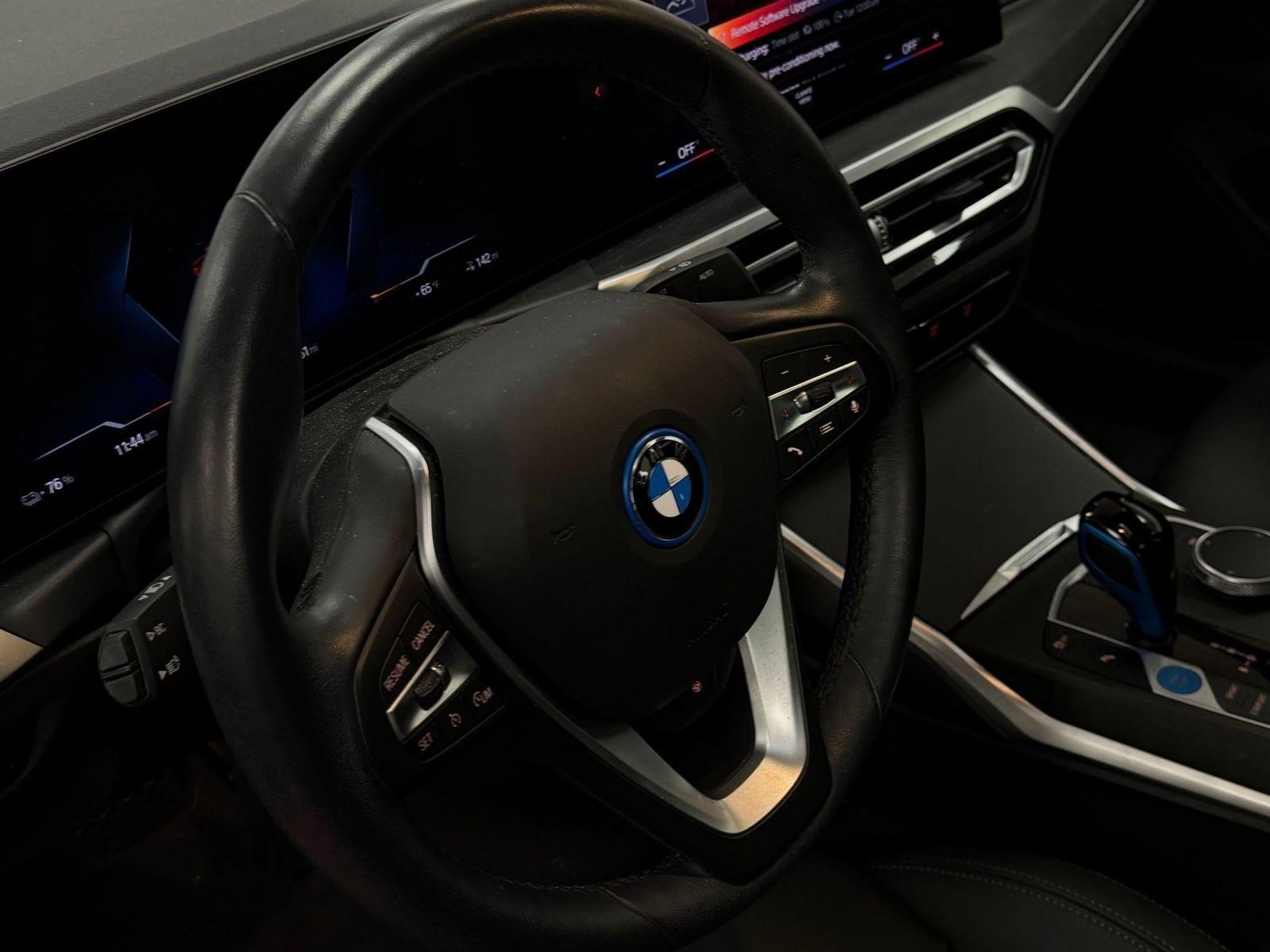 Used 2023 BMW i4 eDrive35 w/ Premium Package image 11