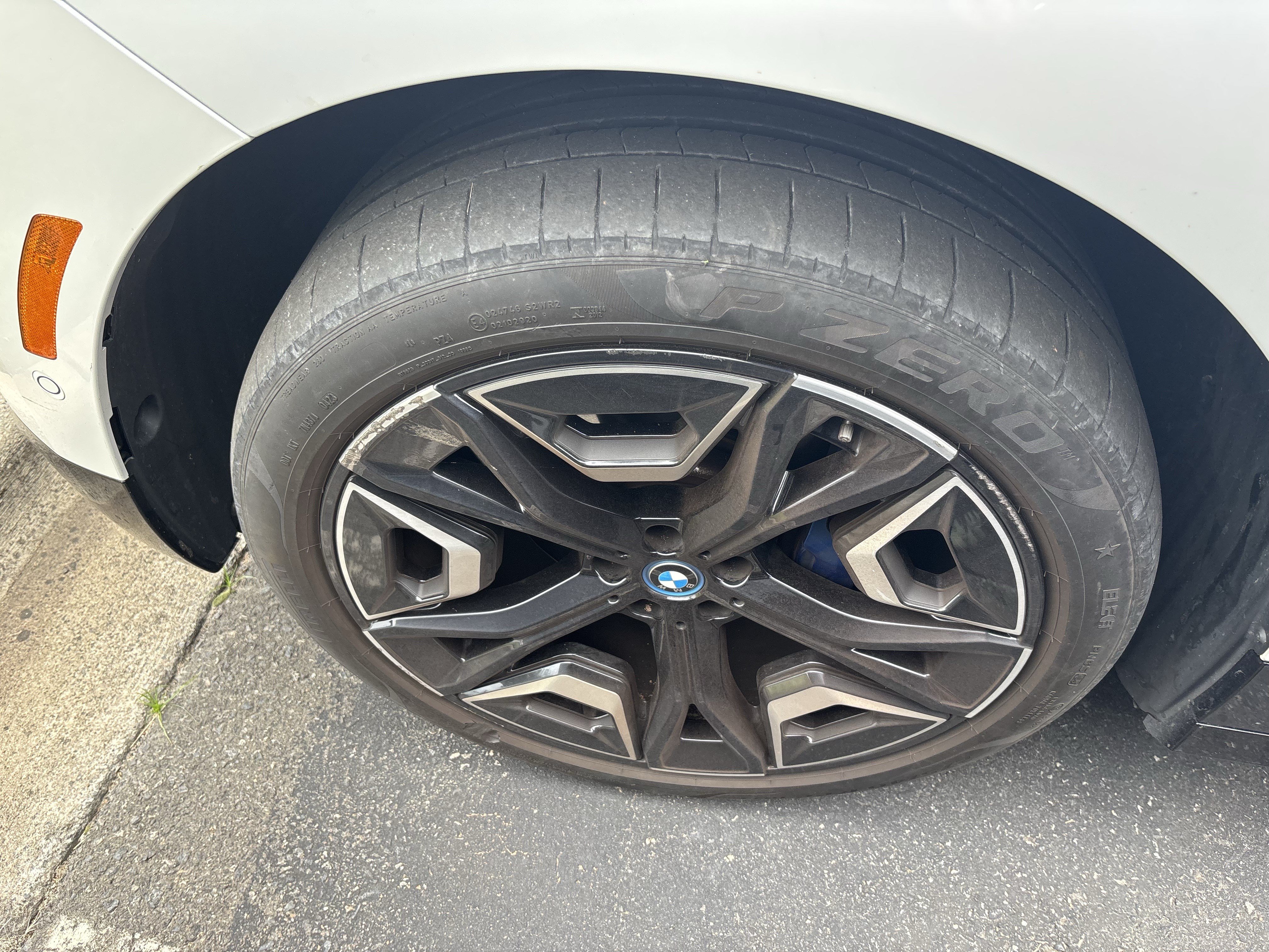 Certified 2024 BMW iX xDrive50 w/ Premium Package AWD/4WD image 30
