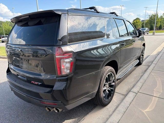 Used 2023 Chevrolet Suburban RST w/ Sport Performance Package AWD/4WD image 5