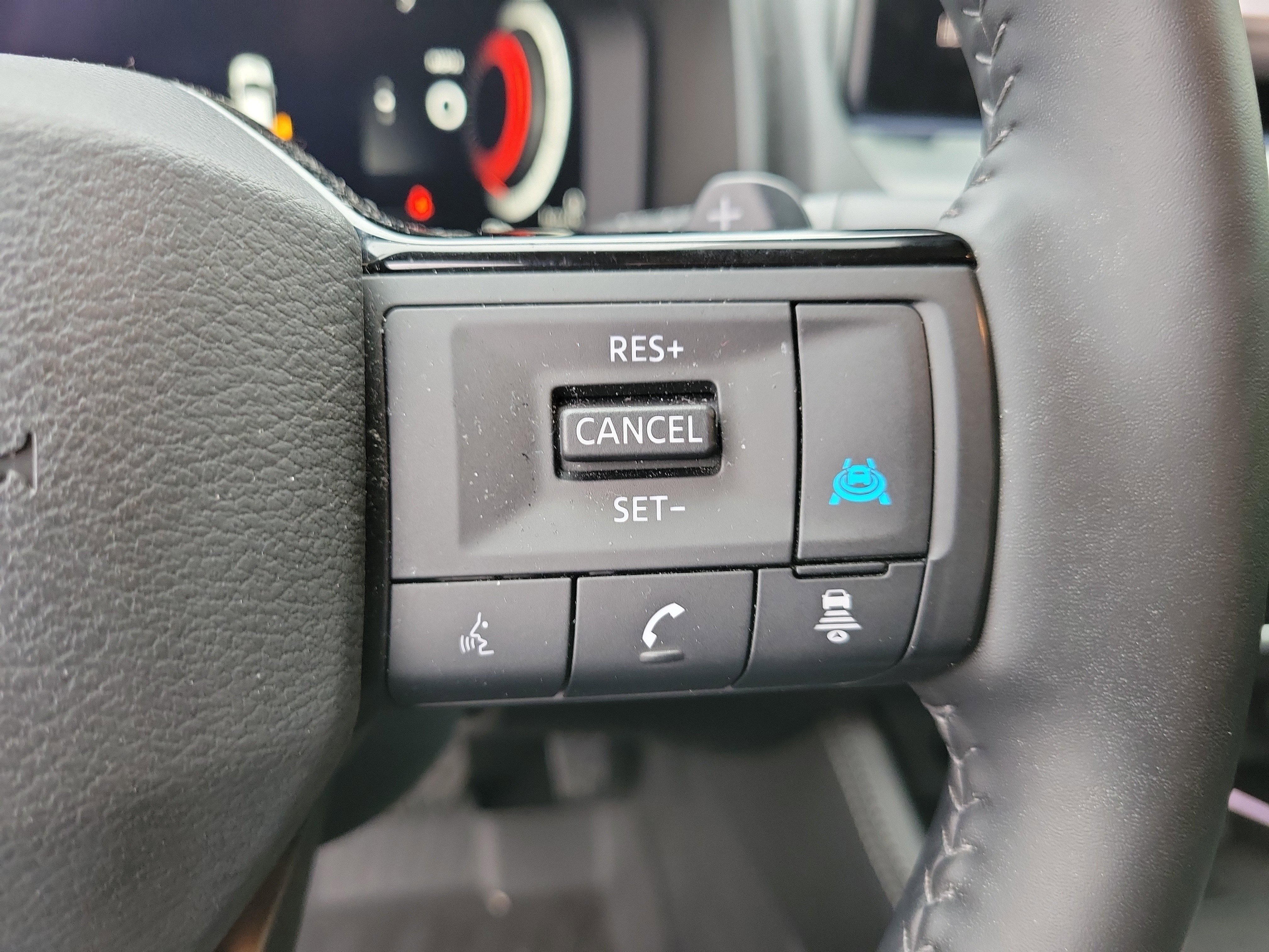 Used 2025 Nissan Rogue Platinum w/ Platinum Premium Package AWD/4WD image 22