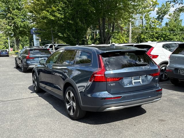 Certified 2025 Volvo V60 B5 Cross Country Plus AWD/4WD image 2