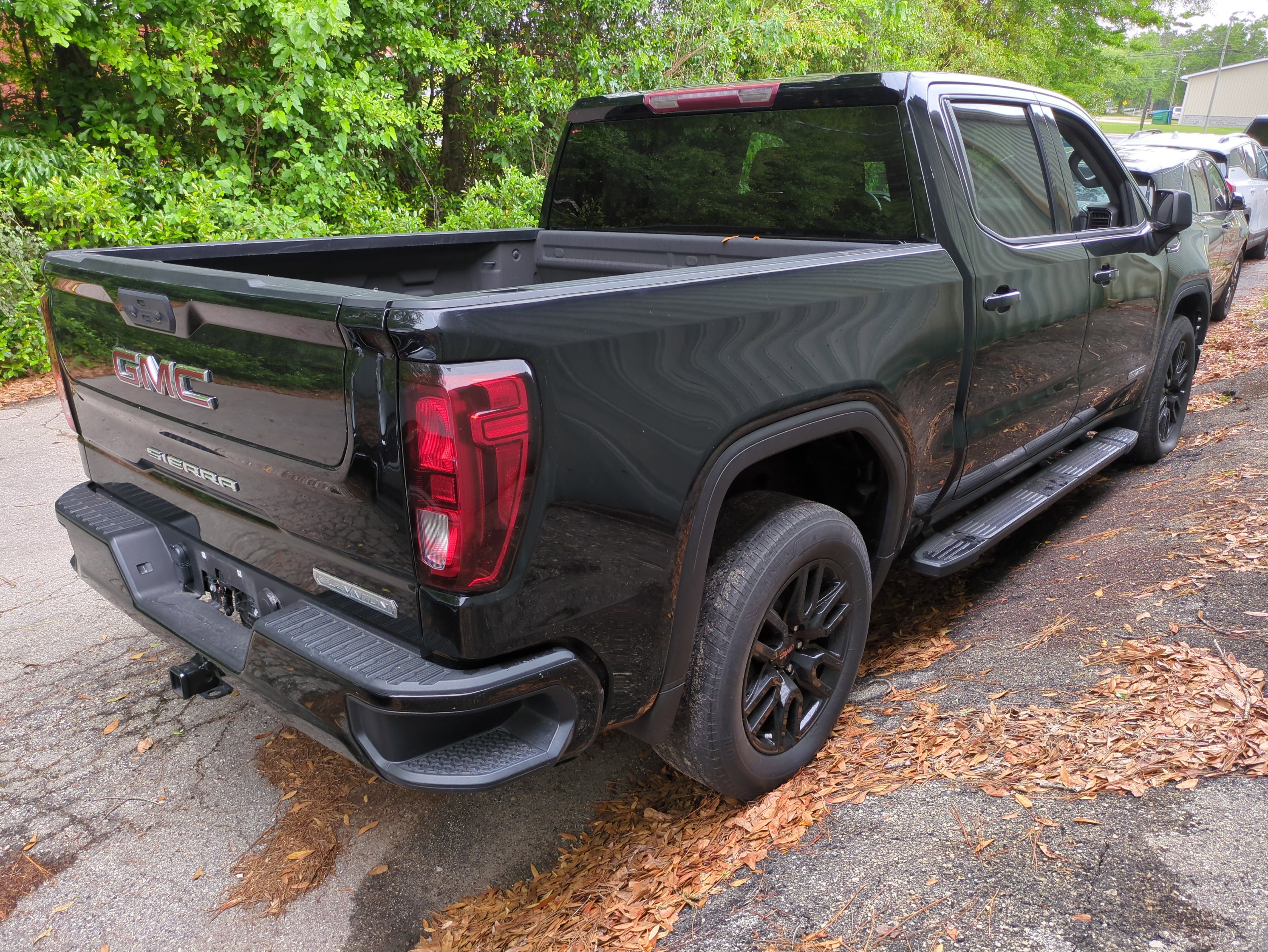 Used 2022 GMC Sierra 1500 Elevation image 4