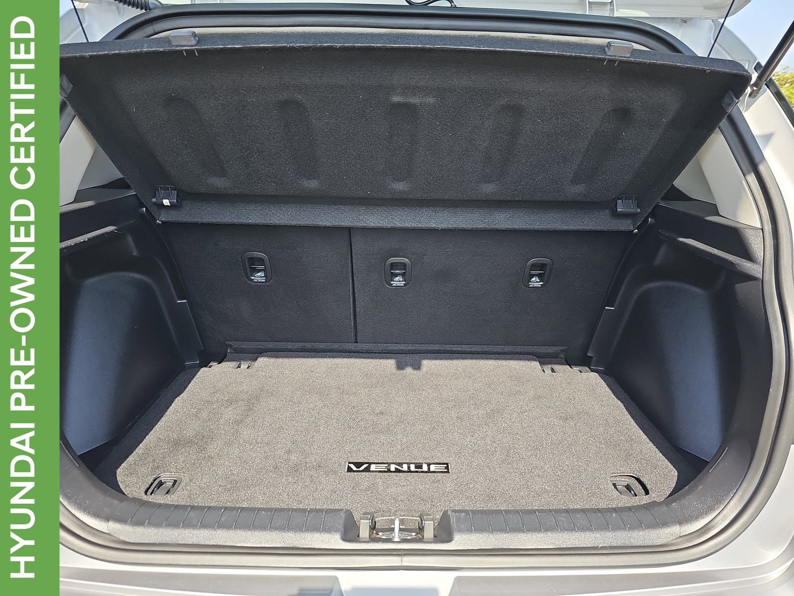 Certified 2023 Hyundai Venue SEL FWD image 12
