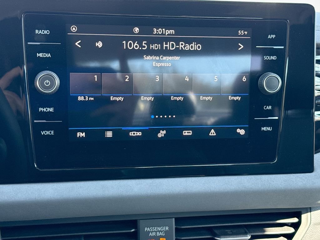 Used 2025 Volkswagen Jetta SE image 12