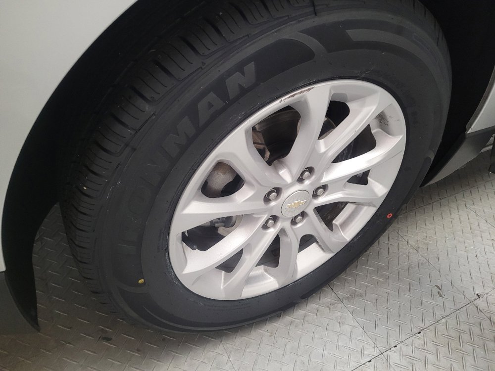 Used 2020 Chevrolet Equinox LT image 31