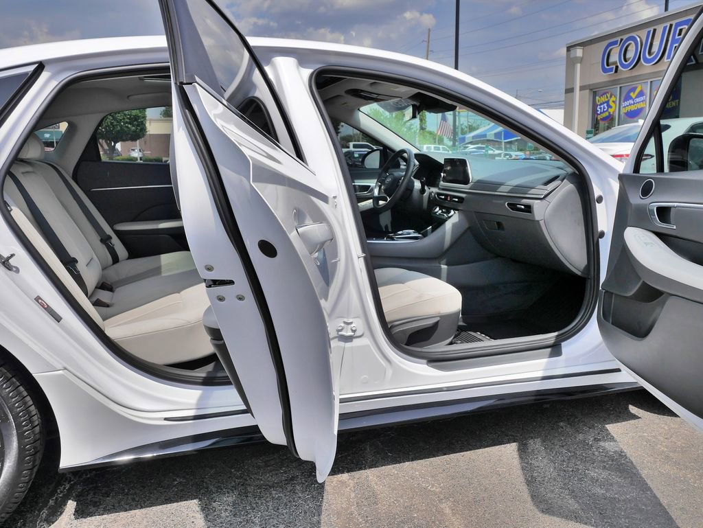 Used 2023 Hyundai Sonata SEL w/ Convenience Package FWD image 10