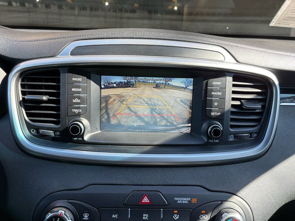 Used 2019 Kia Sorento L FWD image 32