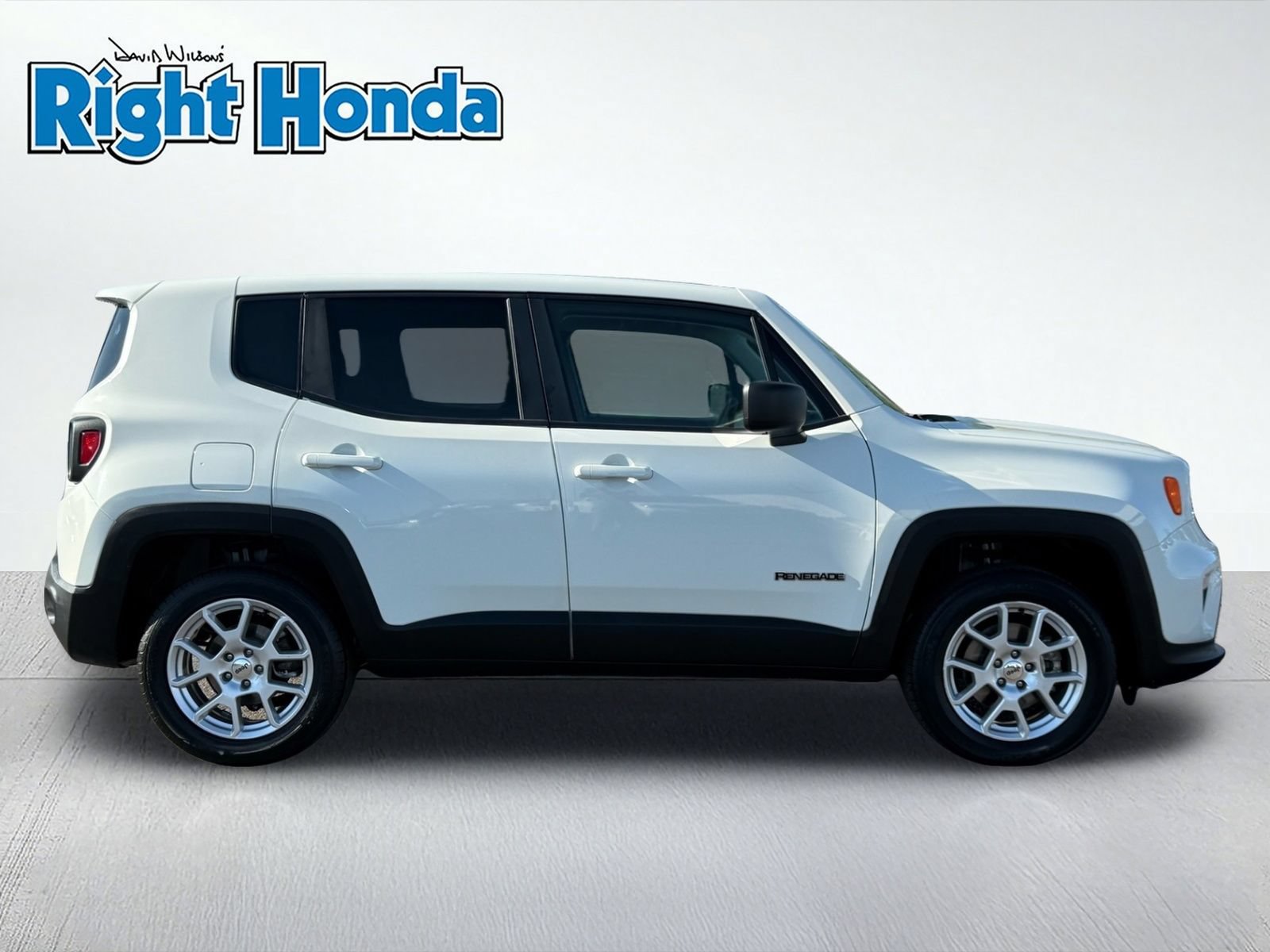 Used 2023 Jeep Renegade Latitude AWD/4WD image 9